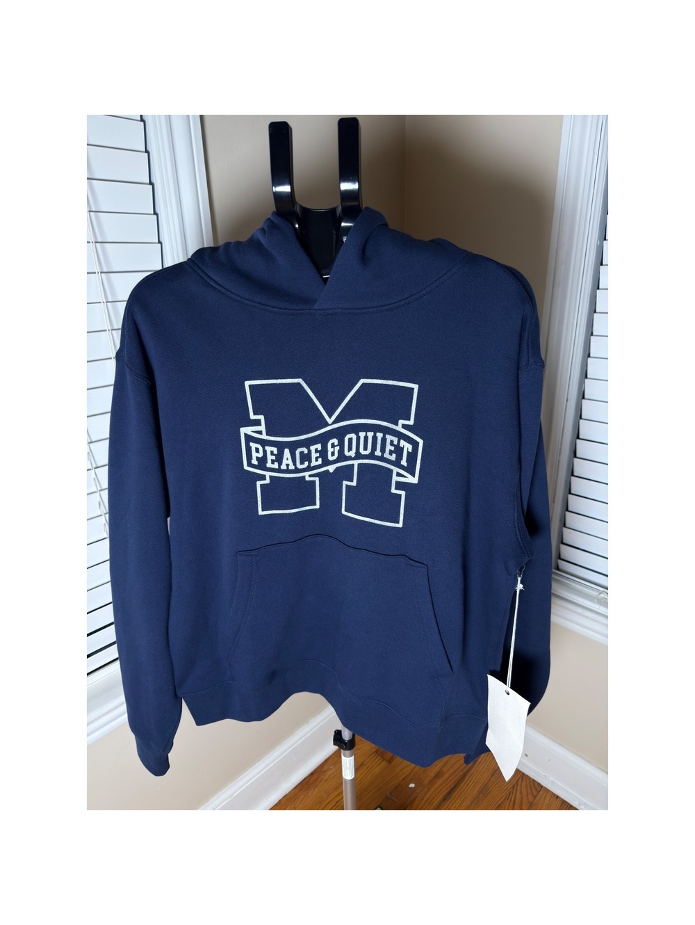Museum of Peace & Quiet Navy Blue Cotton Graphic Hoodie Sweatshirt Medium NWT